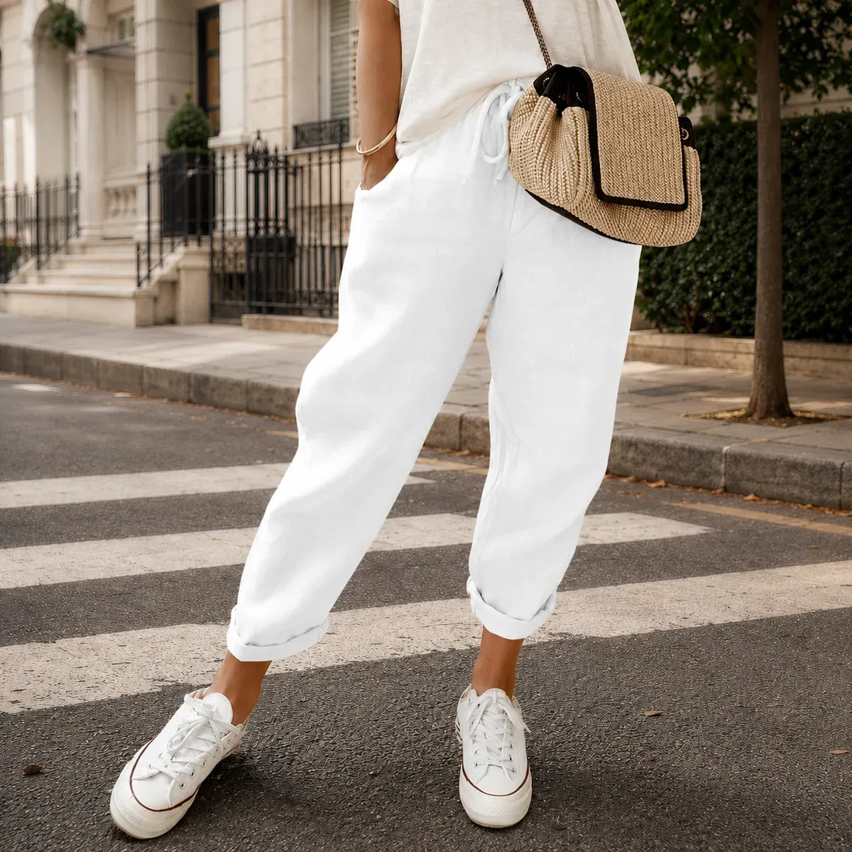 Dahlia-Mae Relaxed Pants in White